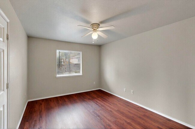 Building Photo - Spacious Family Home with Room to Grow