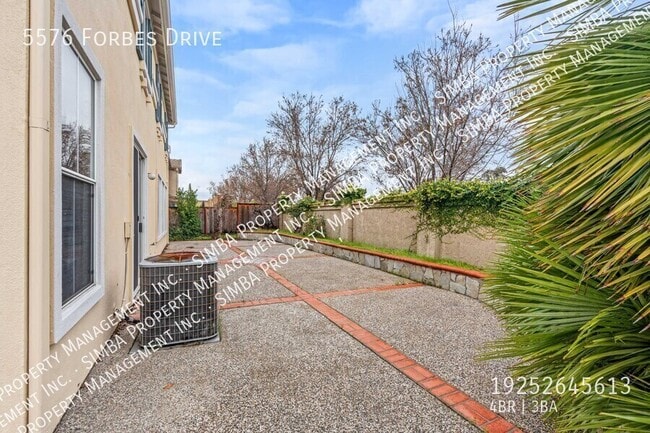 Building Photo - 5576 Forbes Dr
