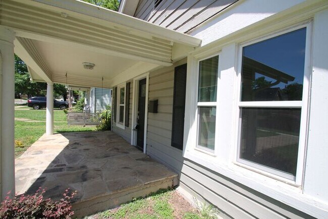Building Photo - 2BD/2BA Bungalow in Monticello