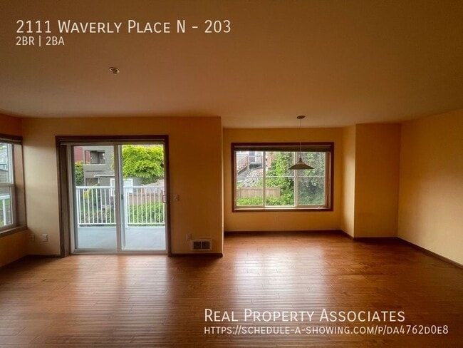 Building Photo - 2111 Waverly Pl N