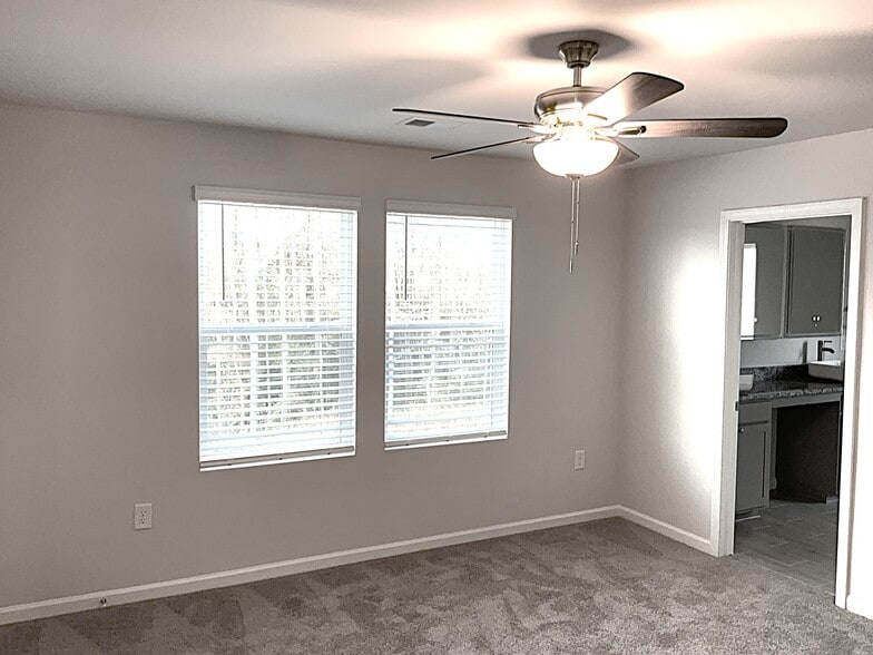 Building Photo - 3120 Emberly Dr