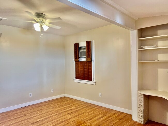 Building Photo - 6039 Friends Ave