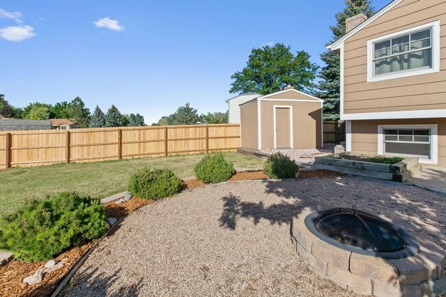 Building Photo - Beautiful 4 bed, 2 bath on Cul-de-sac  w/ large yard available in Central Loveland