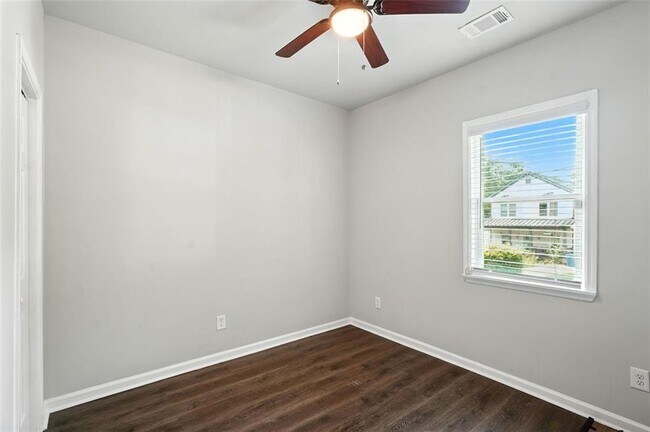 Building Photo - 1585 Archer St SW