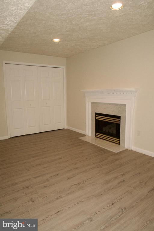 Building Photo - 9213 Andrew Dr