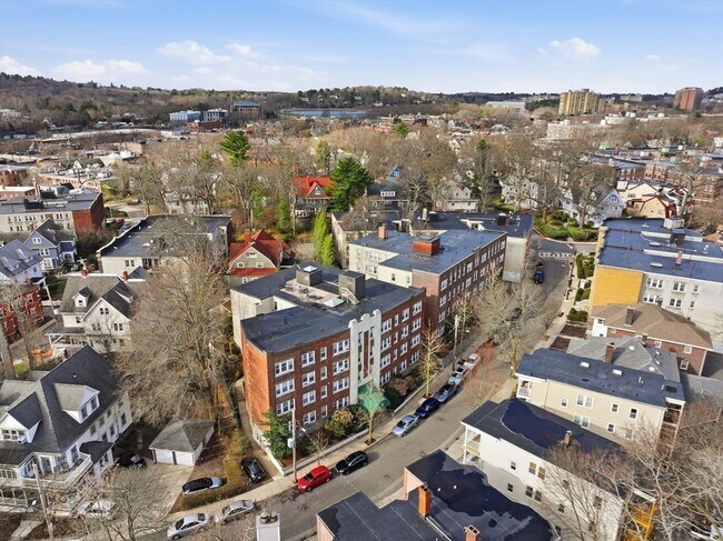 Building Photo - 90 Kilsyth Rd
