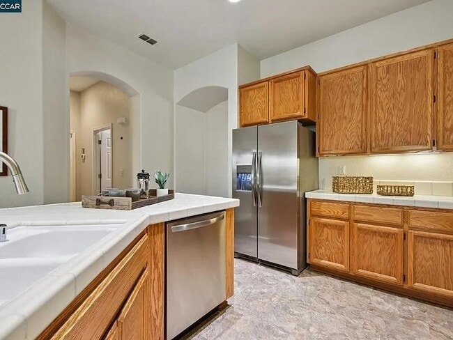 Building Photo - 206 Oxburough Dr