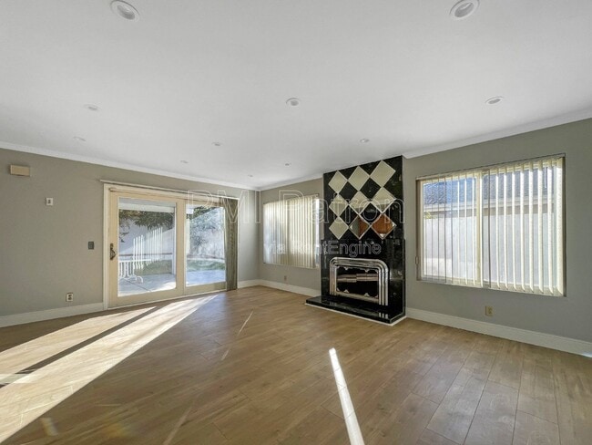 Building Photo - 9564 Peartree Ln