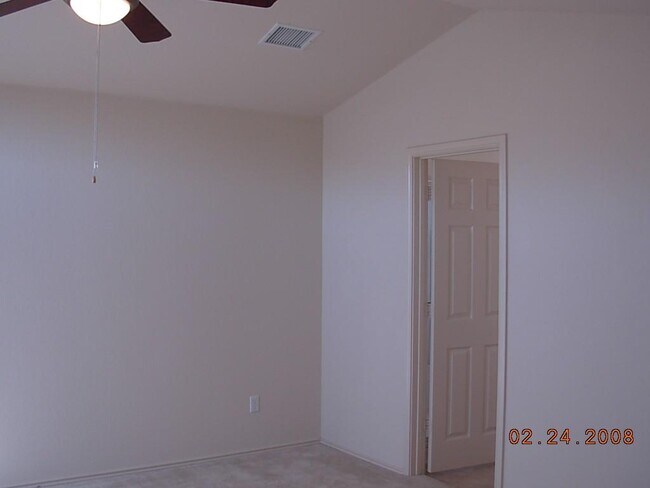 Building Photo - 8700 Dulcet Dr