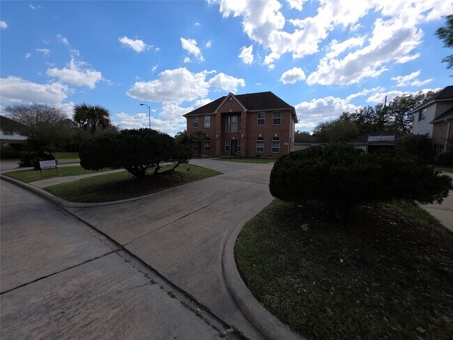 Building Photo - 20615 Gable Ridge Dr