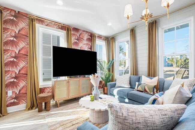 Building Photo - 19901 Charlie Claude Dr