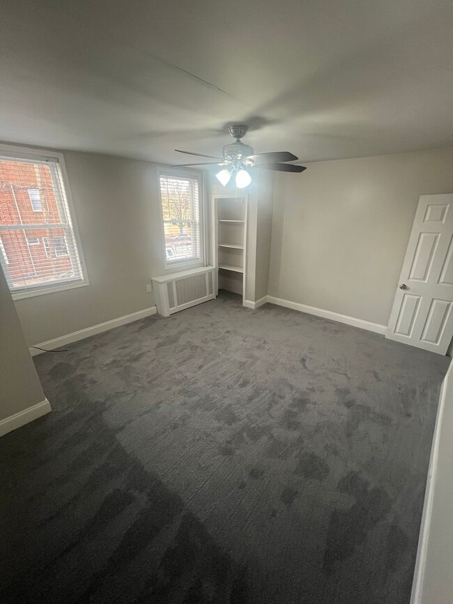 Building Photo - Four bedroom Gem in Port Richmond