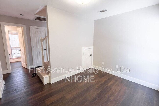 Building Photo - 16121 Shadybank Dr