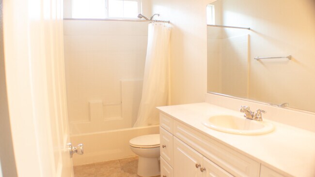 Building Photo - 5930 Ginger Dr