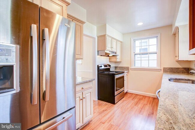 Building Photo - 4721 Yuma St NW