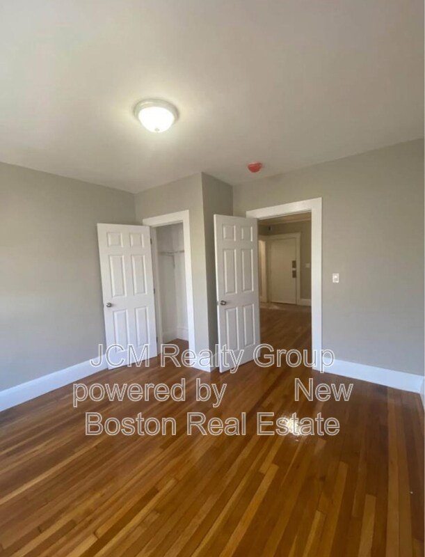 Building Photo - 23 Mall St