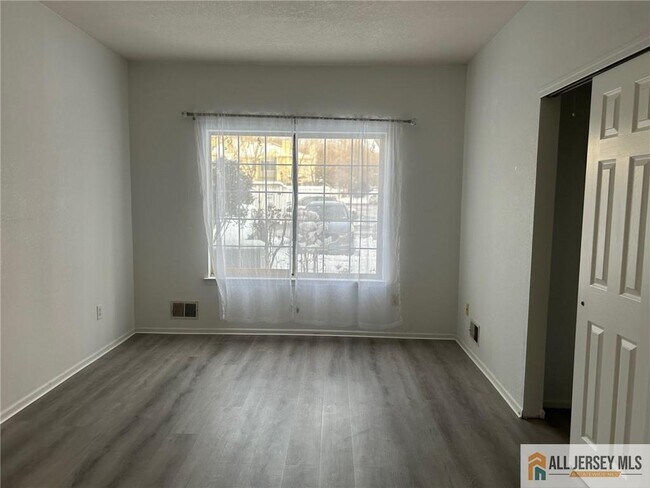 Building Photo - 65 Wentworth Rd