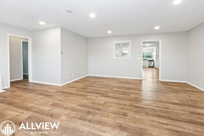 Building Photo - *NEW MOVE-IN SPECIAL | $1000 OFF FIRST MON...
