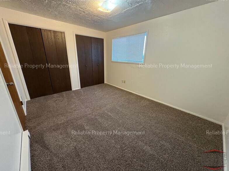 Building Photo - 1519 Laprele St