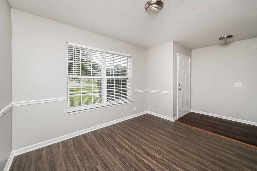 Building Photo - 7313 Ole Nottingham Dr