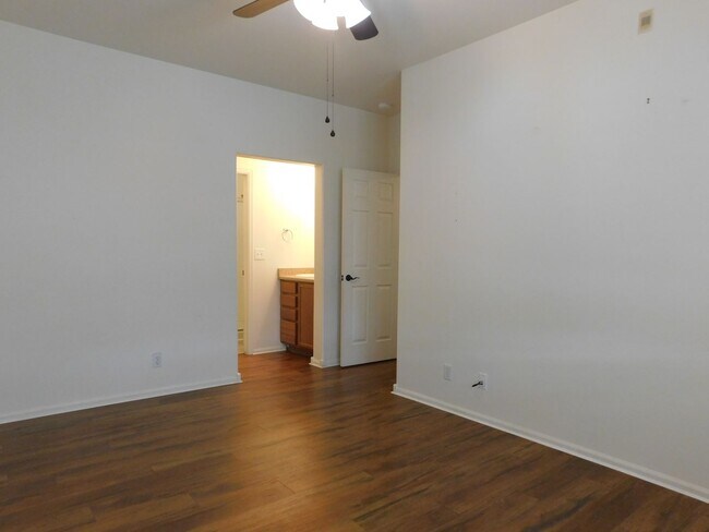Building Photo - 2485 Fountainhead Blvd