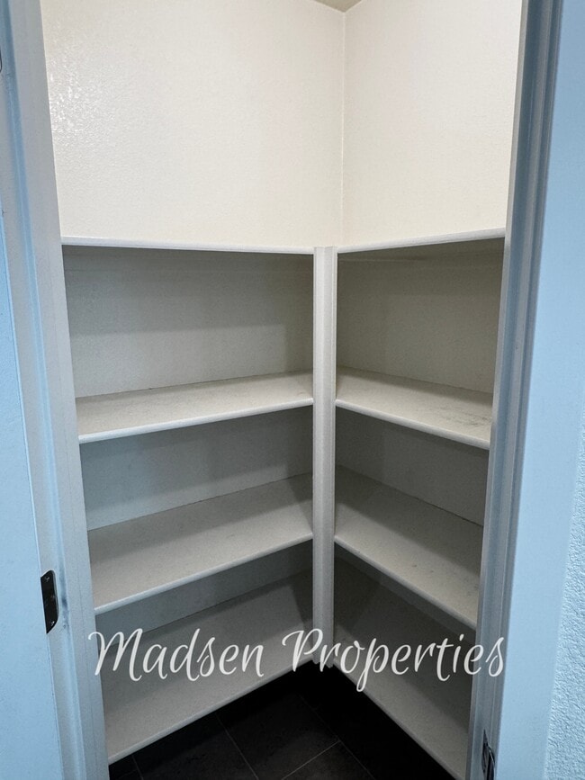 Building Photo - 114 Christian Ave