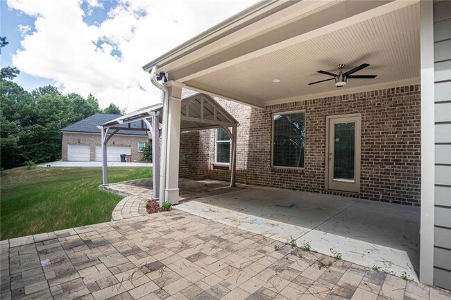 Building Photo - 2276 Caledonia Dr SE