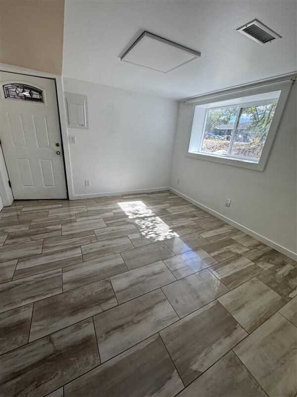 Building Photo - 810 600 W