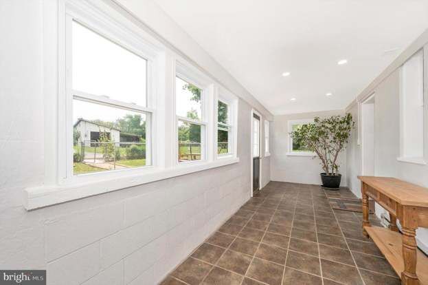 Building Photo - 15213 Clear Spring Rd