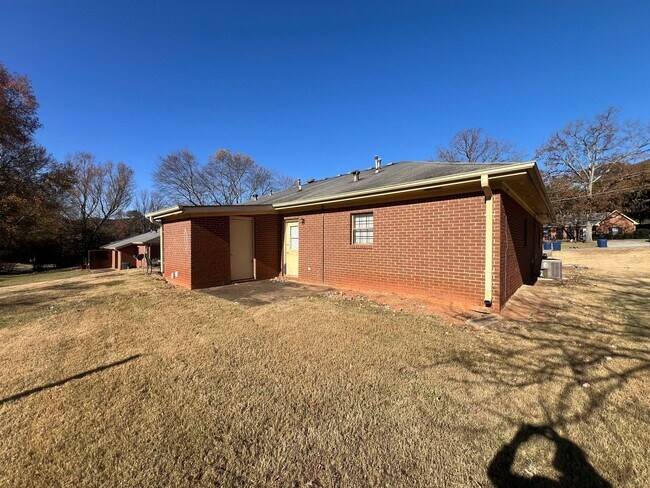 Building Photo - 264-266 Haymarket Lane
