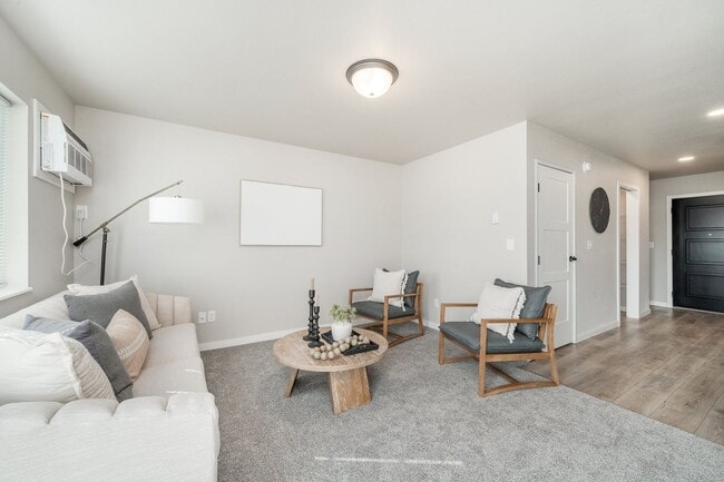 Interior Photo - Lincoln Heights