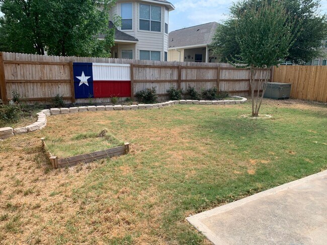 Building Photo - *COMING SOON* Stylish Living in Helotes – 3BR Home with Pool & Park Access!