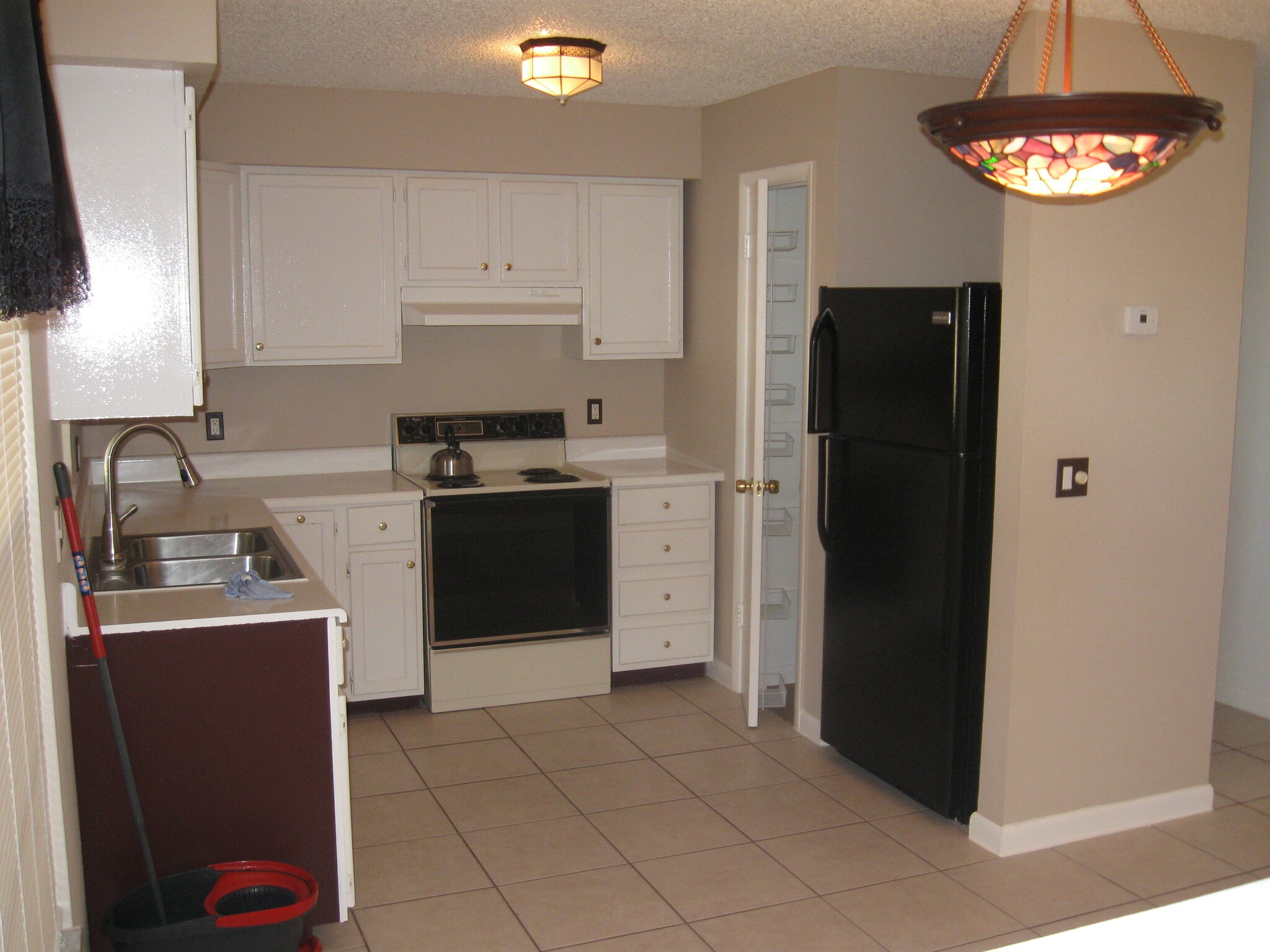 Kitchen - 4641 SE 5th Plz