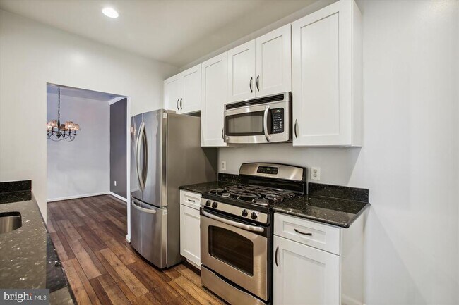 Building Photo - 6533 Grange Ln