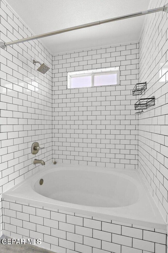 Building Photo - 729 Paseo Sereno Dr