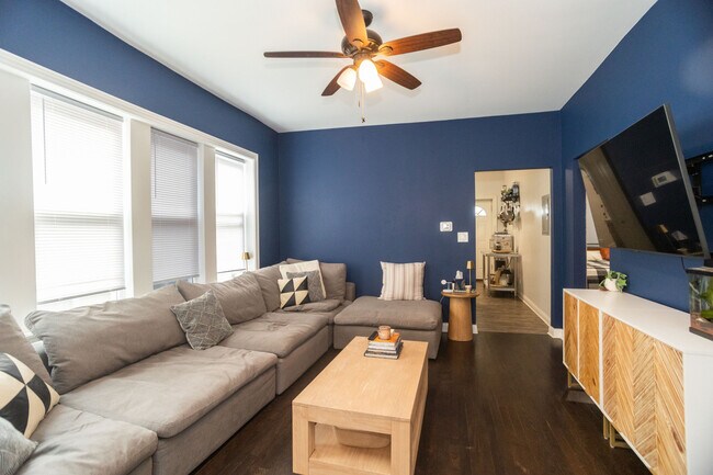 Building Photo - 2906 N Harding Ave