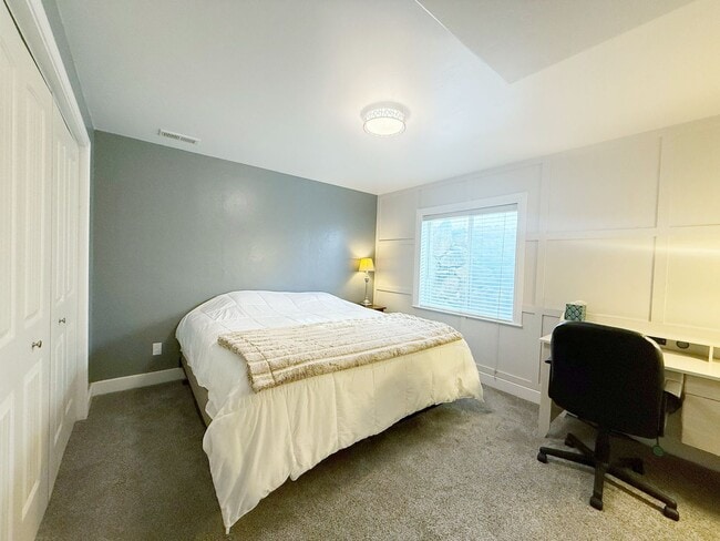 Building Photo - Beautiful 5-Bedroom Home in Saratoga Springs, UT