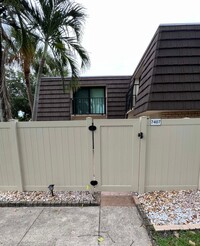 Building Photo - 2 BR 2.5 BA  Townhouse in HERITAGE VILLAGE