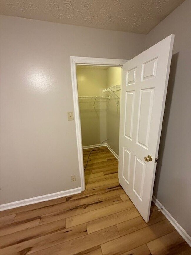 Building Photo - Lovely 3 BR House in South Lexington! New ...