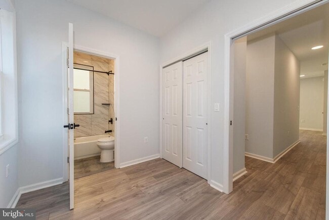 Building Photo - 105 Coolidge St