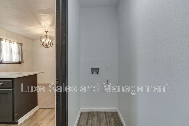 Building Photo - 612 NW 139th St