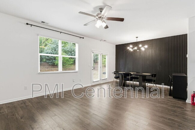 Building Photo - 192 Hampton Cir