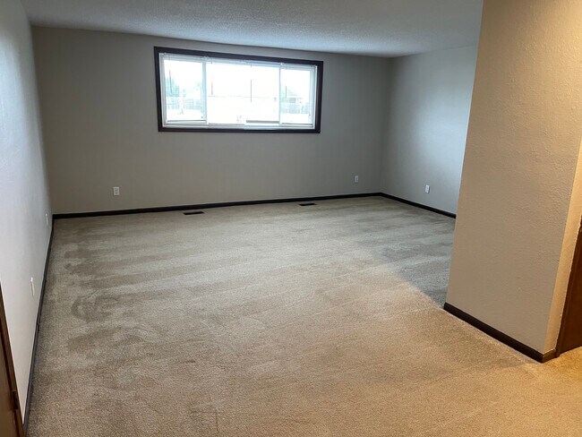 Building Photo - 702 S Koke Mill Rd