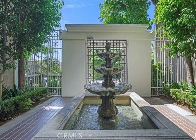 Building Photo - 8455 Fountain Ave