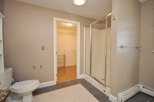 Building Photo - 8 Tiffany Rd