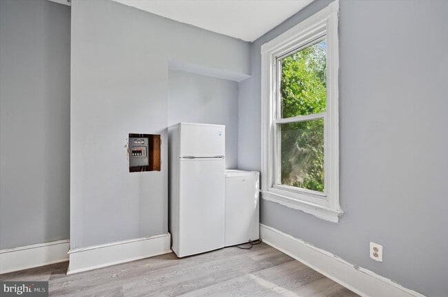 Building Photo - 5841 N 12th St