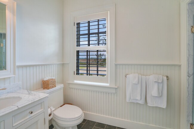 Building Photo - 65 Butler's Cove Rd