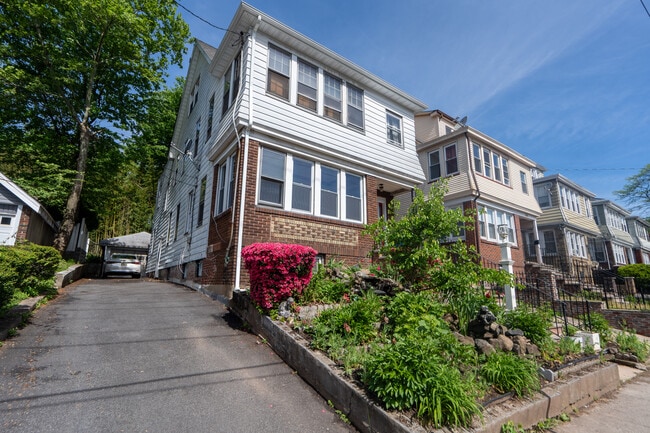 Building Photo - 107 Boyden Ave