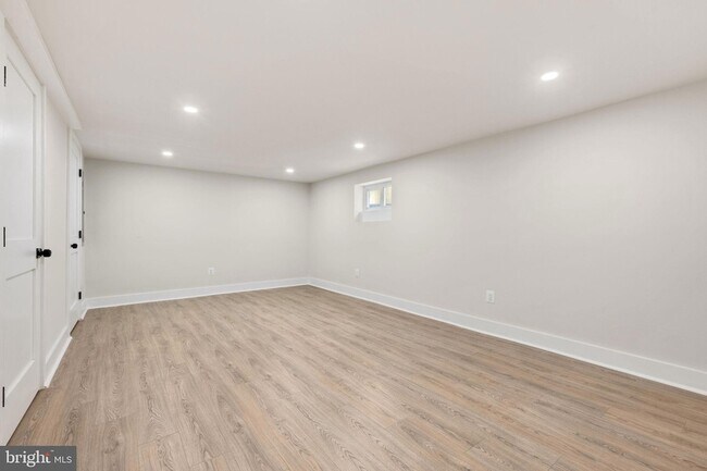 Building Photo - 113 Clifford Ave