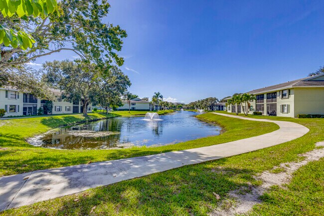 Building Photo - 601 Sabal Ridge Cir